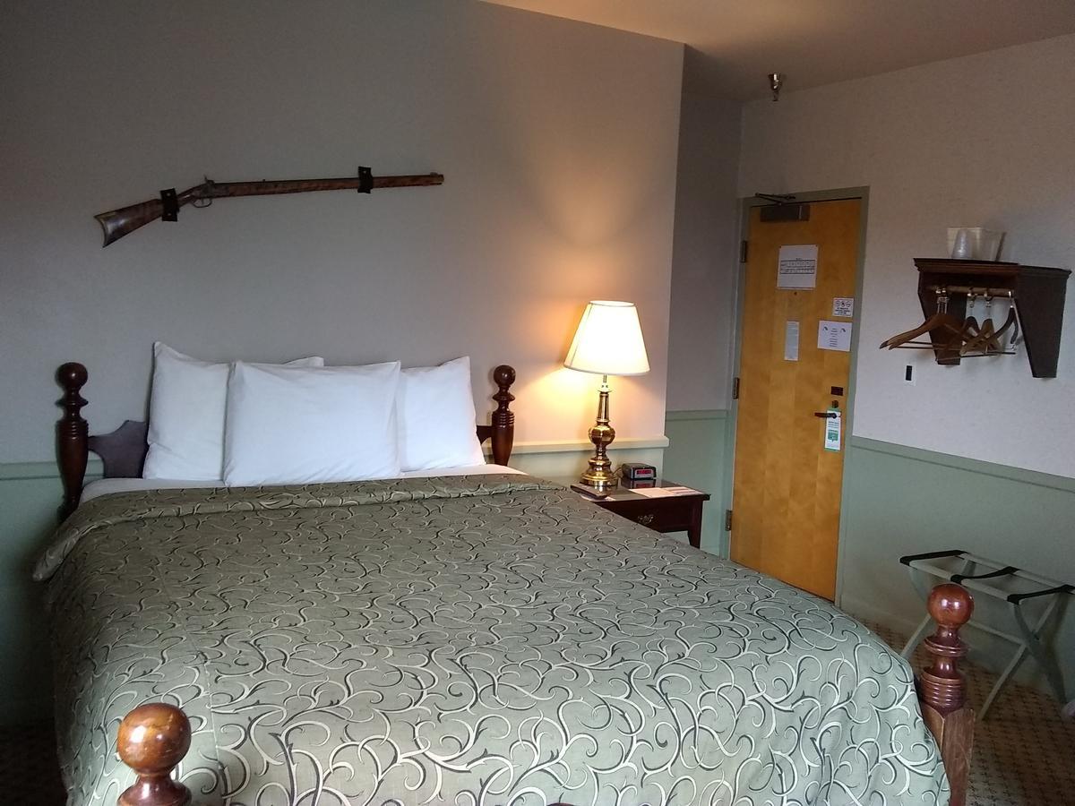 The Charles Inn Бангор Экстерьер фото