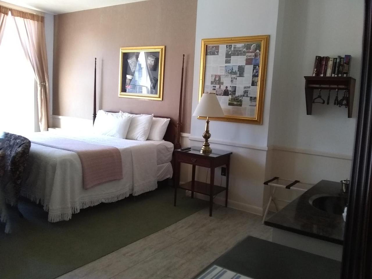 The Charles Inn Бангор Экстерьер фото