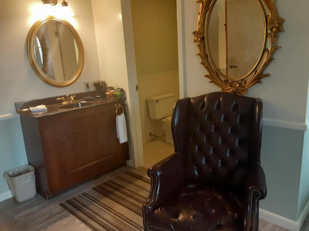 The Charles Inn Бангор Экстерьер фото